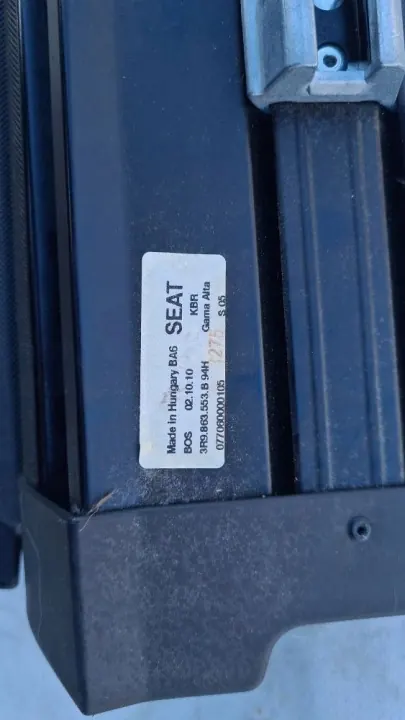 SEAT EXEO tavaratilan sälekaihdin OEM 3R9863553B image 5
