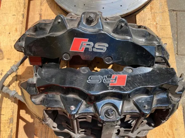 Pinça de travão RS32017 para Audi RS3 2017 Dianteira image 2