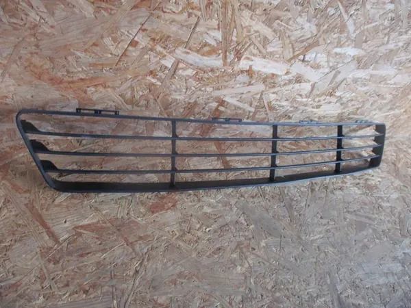 Grille de pare-chocs avant Ford Fiesta MKVI 02-05 image 2