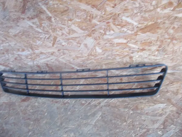 Grille de pare-chocs avant Ford Fiesta MKVI 02-05 image 3