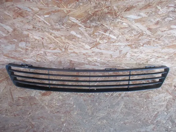 Grille de pare-chocs avant Ford Fiesta MKVI 02-05 image 4