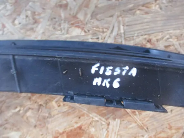 Grille de pare-chocs avant Ford Fiesta MKVI 02-05 image 6