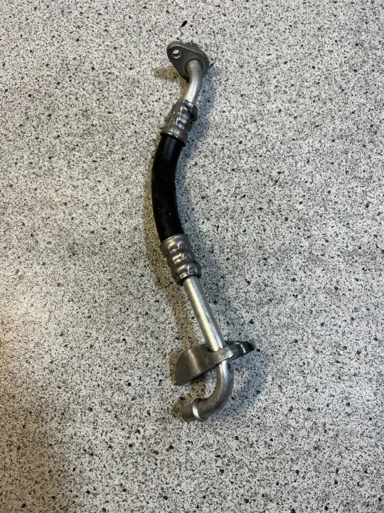 BMW Öljynjäähdytysputki OEM 2284549 M3/M4 image 2