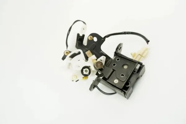 Cerradura maletero Mazda 6 OEM 303109 2002-2008 image 3