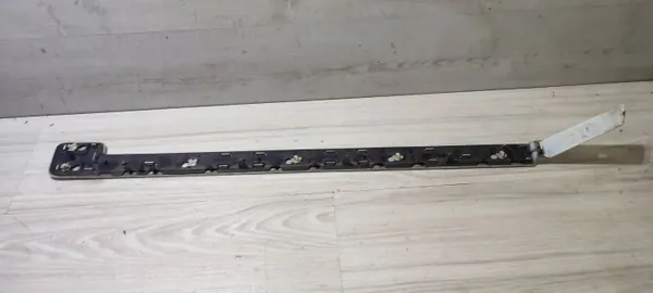 Räckskydd bak höger Peugeot Rifter OEM 98186878 image 4