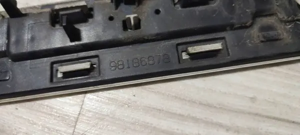 Räckskydd bak höger Peugeot Rifter OEM 98186878 image 5