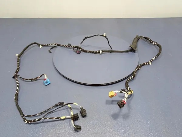 VW Arteon baklucka installation OEM 3G8971147SS image 2