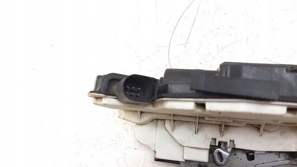 2009 Volkswagen PASSAT CC Bakdörrlås 5N0839016A image 2