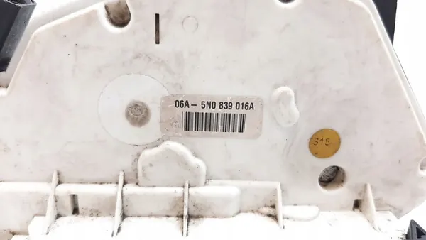 2009 Volkswagen PASSAT CC Bakdörrlås 5N0839016A image 3