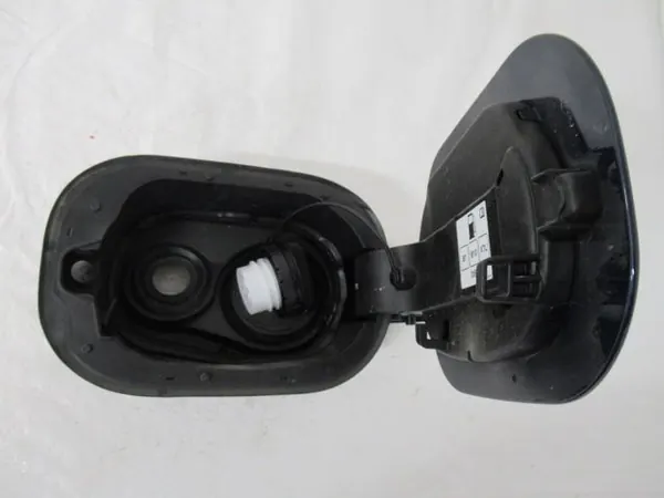 Renault Kadjar bränsleklaff OEM 781204304R image 8