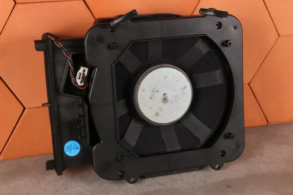 BMW OEM 9278065 Linker Subwoofer-luidspreker F40/F44 image 2