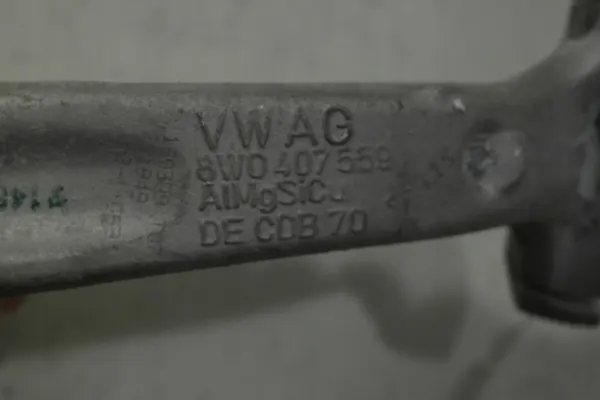 AUDI A4 B9 Mozzo sterzante anteriore sinistro 8W0407559 image 3