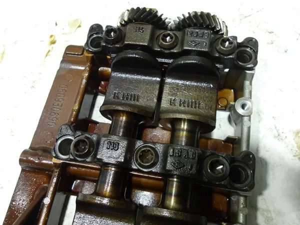 BMW Öljypumppu OEM 7567028 N43-moottorille image 3