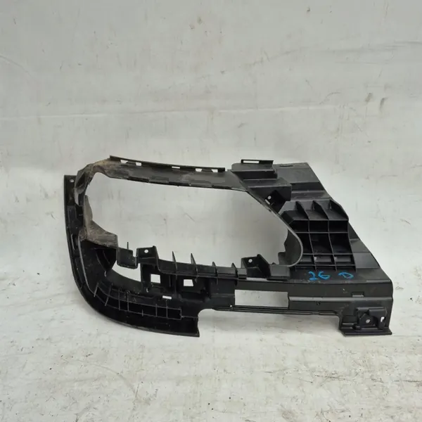 Audi A4 B9 avgasrörsfästning vänster bak OEM 8W0807348F image 2