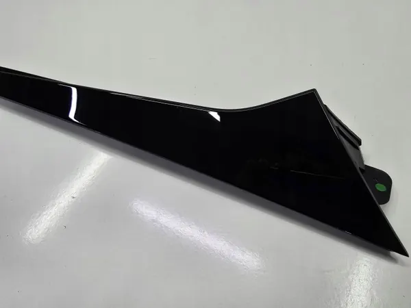 Spoiler latéral OEM 4M8854871C pour Audi Q8 SQ8 image 3