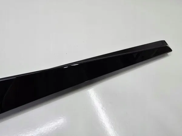 Spoiler latéral OEM 4M8854871C pour Audi Q8 SQ8 image 6