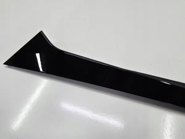 Spoiler latéral OEM 4M8854871C pour Audi Q8 SQ8 image 7