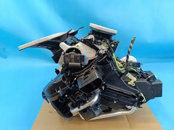 CUPRA FORMENTOR 2.0 TDI 110KW 2024 R Verwarming 5WB816001C image 7