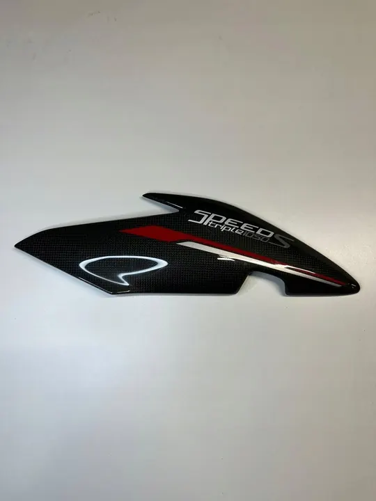 Höger kolfiber kylarrör Triumph Speed Triple RS T2103001 image 2