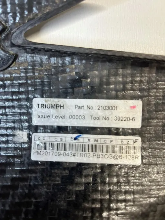 Höger kolfiber kylarrör Triumph Speed Triple RS T2103001 image 8