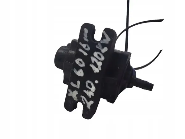 Elektromagnetisk ventil VOLVO XC60 2.4L Diesel 2011 OEM image 3