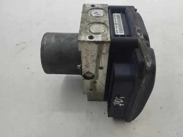 Audi ABS/ESP-pump 4G0907379F - Begagnad OEM-del image 2