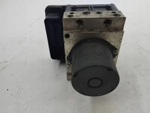 Audi ABS/ESP-pump 4G0907379F - Begagnad OEM-del image 3