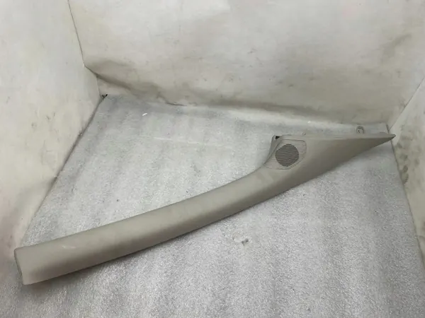 OEM 769112853R Etu Oikea Pilarikansi Renault Trafic image 2