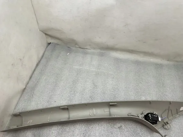 OEM 769112853R Etu Oikea Pilarikansi Renault Trafic image 5