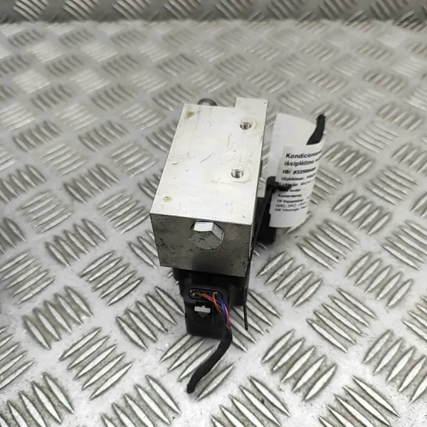 Skoda A/C expansionsventil OEM 1EA816702A - Begagnad image 3