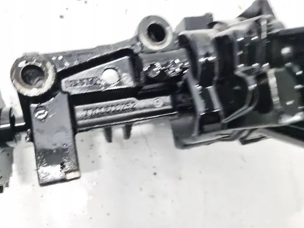 Nissan Primera Olje pump 2003 1.9L 7700600252 image 4