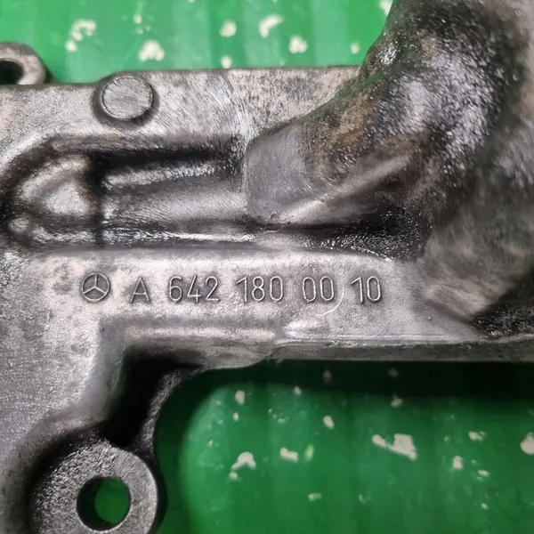 Oljefilterhållare MERCEDES-BENZ R (W251, V251) A6421800010 image 3