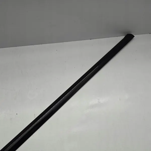 Dörrlist Höger Fram OEM A2477255400 Mercedes W247 image 3