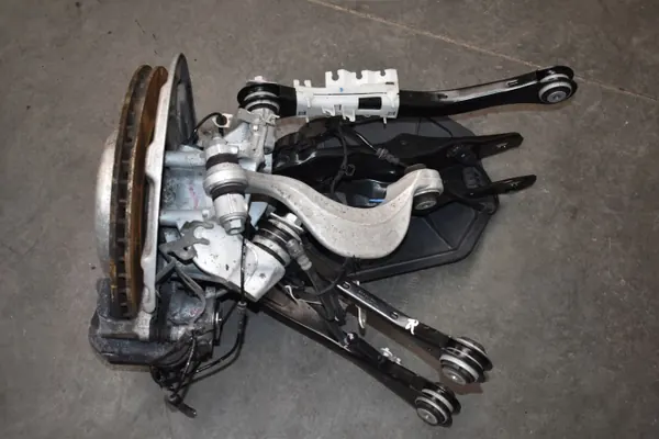 Suspensión trasera derecha OEM 6878037 para BMW G07 G05 G06 image 6