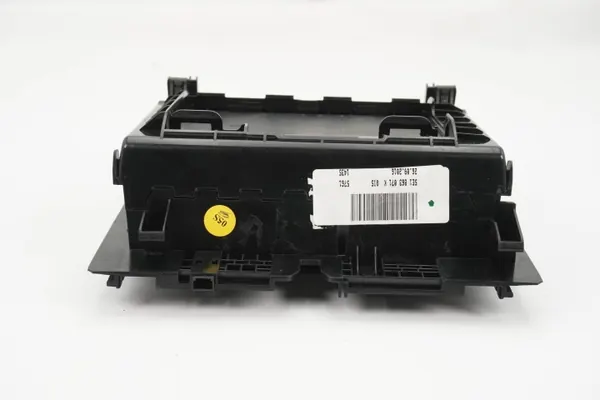 Cinzeiro Skoda Octavia MK3 OEM 5E1863071K image 7
