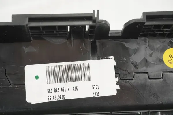 Cinzeiro Skoda Octavia MK3 OEM 5E1863071K image 8
