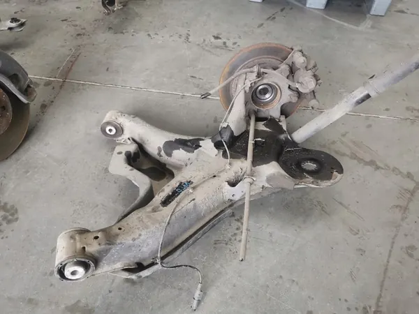 Höger Bakre Upphängningsknut Mercedes V-Class Vito W447 image 2