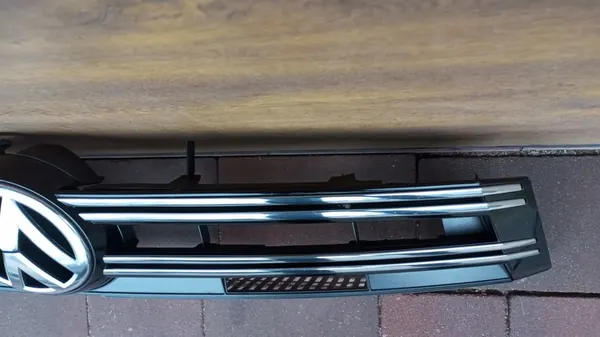 Volkswagen Tiguan I Lift Front Bumper Grill 5N0853651J image 7