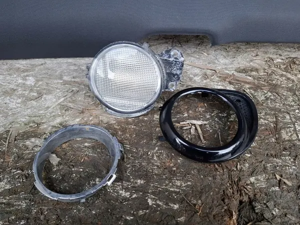 OPEL ADAM LUZ DE REVERTER DIREITA image 4