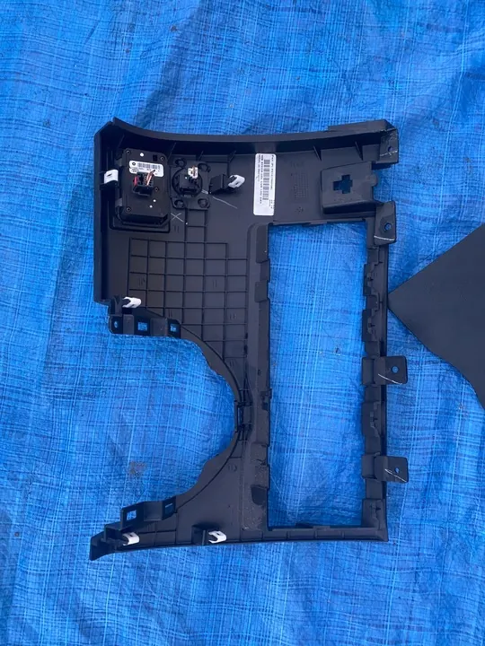 JEEP GRAND CHEROKEE WK2 LIFT Steering Column Cover OEM image 4