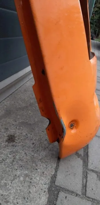 MAN rechter koplampkap metalen afdekking OEM image 4