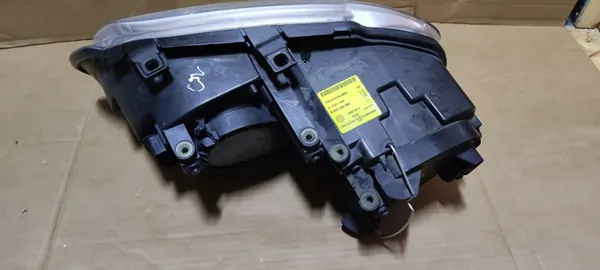 Etuvalaisin VW Caddy 2K0 image 6