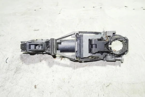 Vasen etuoven kahva VW PASSAT B5 3B0837886K image 2