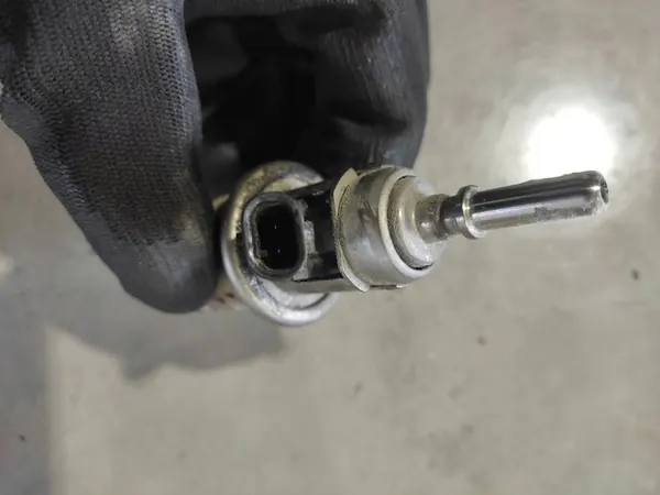 Injecteur AdBlue Mercedes-Benz Sprinter W906 A0004900200 image 2