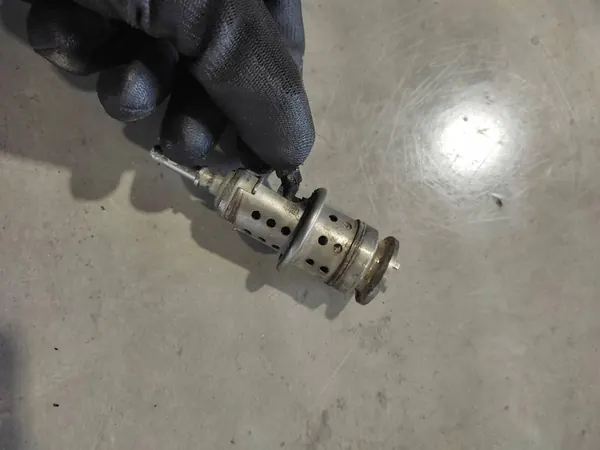 Injecteur AdBlue Mercedes-Benz Sprinter W906 A0004900200 image 4