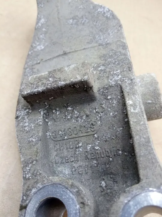 Suporte de caixa OEM 31430429 para Volvo V40 2.0B 2016 image 3