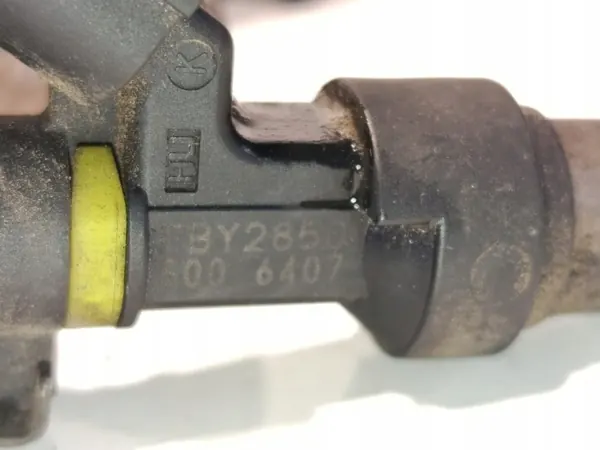 Riel de inyección Nissan Tiida 1.8 16V OEM FBY2850 image 4