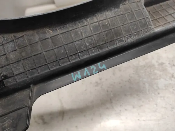 OEM 1245050455 Tuulettimen Kotelo Mercedes E W124 4MATIC image 5