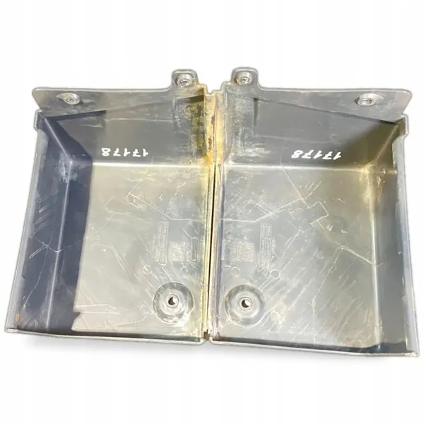Scania accubakdeksel OEM 2183303 - Gebruikt image 5