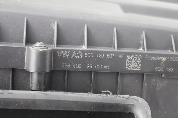 Filtre à air d'occasion OEM bt-cars-26182 pour Audi VW image 4
